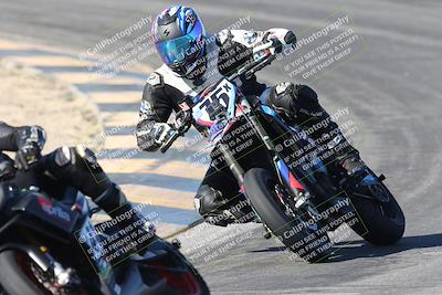 media/Dec-07-2025-CVMA (Sun) [[3e7d2de5dc]]/Race 7-Formula Lightweight Twins Shootout/